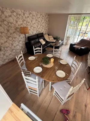 Gîte le Cottage Demmy Rose Hotels in Commes