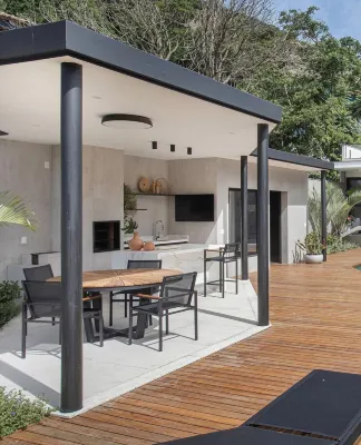 New Luxury Modern Beachside Villa  Walk to the Ocean in 10 Min Hotels in Itacoatiara