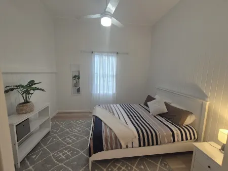 4-bedroom house including separate 30m2 studio in amazing Manly