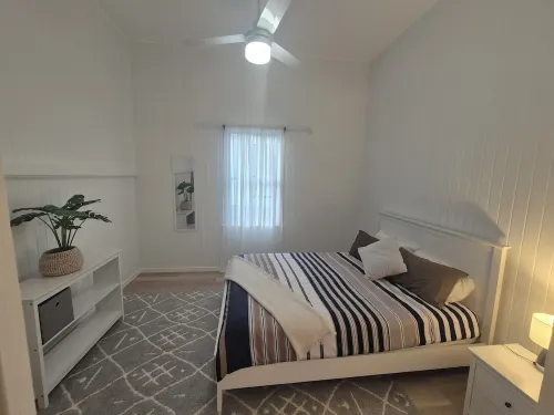 4-bedroom house including separate 30m2 studio in amazing Manly