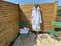 Cozyshepherdshutwithhottub Hotel di Dolton