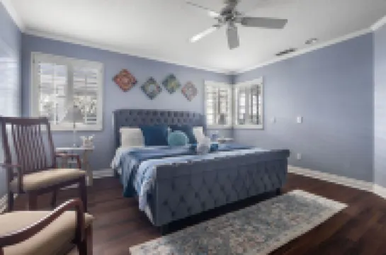 Hilltop Private Estate W/ Views, Pool, Hot Tub, Mini Golf & More!!