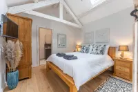 The Cow Stalls - Stunning Farmhouse with Wonderful Views and Garden