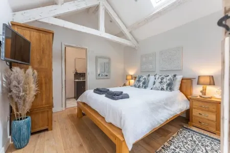 The Cow Stalls - Stunning Farmhouse with Wonderful Views and Garden