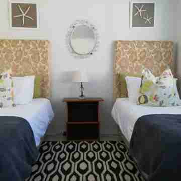Awesome family beach house 650m to Robberg 5 beach Plettenberg Bay Rooms