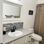 Charming 1-bedroom downstairs unit / suite with living room and AC in Marysville