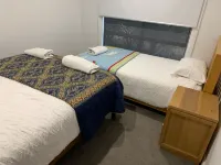 Spacious Family Friendly Beach House With outdoor Bbq and jacuzzi free Wifi