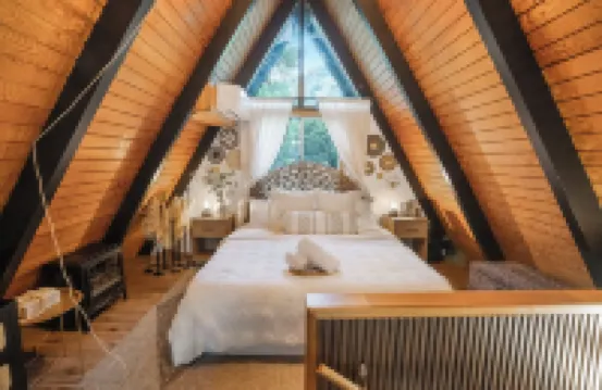 Sequoia A-frame Nirvana: Modern + Views + Hot Tub + Cozy Fireplace+Pet Friendly