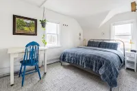 Charming 2-bedroom Country Cottage with Hot Tub Hotels in Fremont