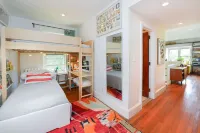 Tudor Mansion With Outdoor Oasis and Swimming Pool Hotel in zona Morris Arboretum of the University of Pennsylvania