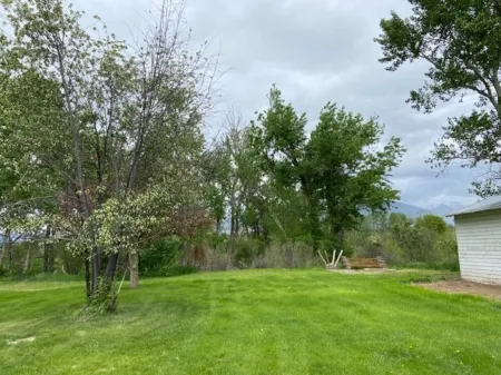 Charming 4-bedroom house on the creek in peaceful Sheridan Отели в г. Шеридан