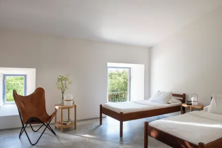 Luxury Rural Farmhouse in Cantallops, Girona Отели в г. Кантальопс