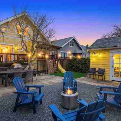 Luxury Family Retreat! ~ PacMan ~ Peloton ~ DogsOK Hotel Exterior