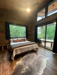2 CABINS, 3 ACRES- HOT TUB VIEWS & ACCESS TO THE STATE PARK TRAILS