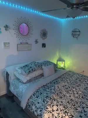 Come rest at the travel wander