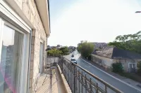 Charming 1-bedroom apartment in fabulous Tivat with Balcony, WiFi Hotels near Tivat Airport