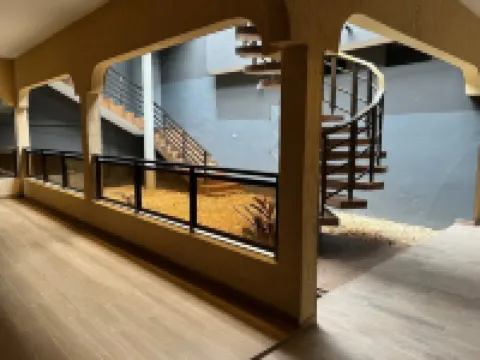 Charming 2 Bedroom Apartment - Quiet , 5mn to beach. Free fast wifi