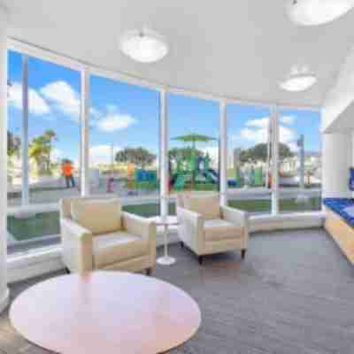 Beach, City lights and Mountain Views 180 degrees view & centrally located Others