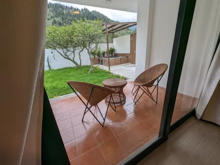 HolyBaños Cozy villa in Baños Ecuador. For families & friends w/ hot tub