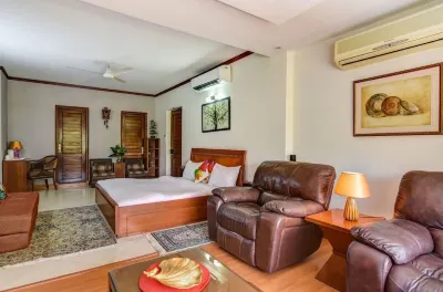 3BHK Cosy & Ultra Luxurious Apartment Hotels in New Friends Colony