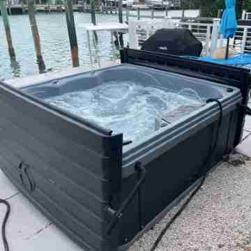 Waterfront 2BR w/ Dock, Hot Tub & Easy Ocean Access – Boaters Welcome! Fitness & Recreational Facilities