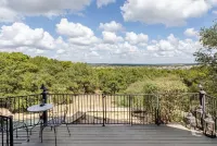 Dripping Springs Dream House with pool, views, and privacy - sleeps 8!