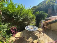 Historic Holiday Home 'beim Mulles' in old Town Vianden Hotels in 