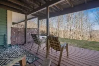 Fall in the Laurel Highlands.  Family sized townhouse, close to local fun.