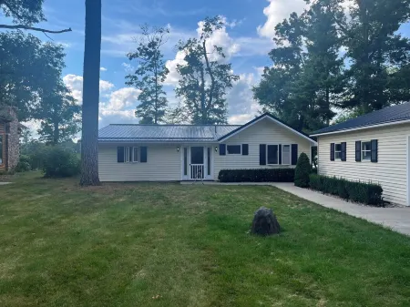 Waterfront Retreat on Croton Pond! Big Dock, Patio, Views & More!