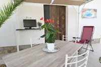 Elegant, fully equipped studio apartment with pool (shared Hotels in Ispica