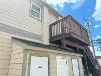 Cozy ocean block condo