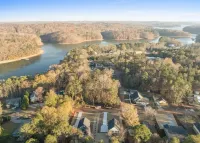 Luxury Cabin Near Lake Hartwell –Pet-friendly, FirePlace/3 bedroom & playground