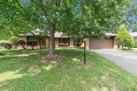 Stylish & Comfortable 4-bedroom Retreat in safe and quiet Southside Springfield