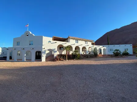 Spacious estate in delightful Ivins with Unique Spanish decor.