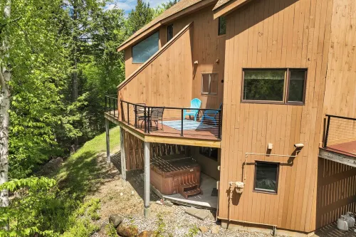 Spacious 3-Bed Mt. Chalet with Attitash Views & Private Hot Tub
