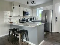 A Spacious Townhome in Newton - Unit D Hotels in Newton