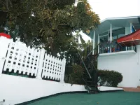 Spacious apartment with 13 bedrooms with bathrooms.Fiber wifi also have Hotel in zona Sri Sunandarama Ancient Temple