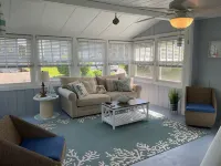 Adorable Beach Cottage for Monthly Rental Across the street from the beach! Hotel a Westbrook