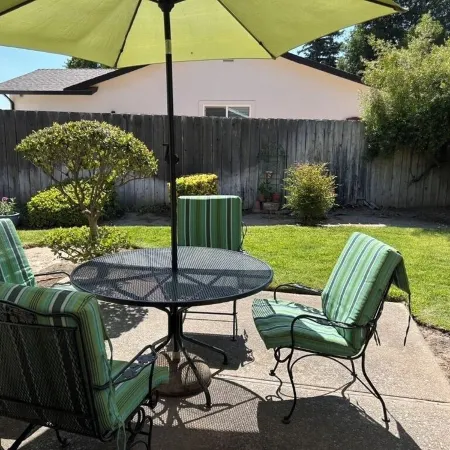Ham Station - 3 B / 2 BA - Bright & Cheery Home - A Dog’s Dream!