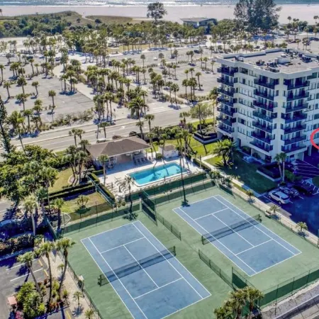 Steps to 2025 #1 Rated Beach in USA Fun-n-Sun Modern 2+2 Condo Pool Pickleball