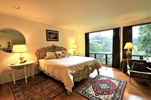 Beautiful Spacious Cottage on 1.5 Acre of Lush, Gated Property.  30 Day Minimum.