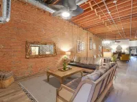 Two Story Suite Overlooking Historic Main Street Galena, IL. Sleeps 16! Hotels in Galena