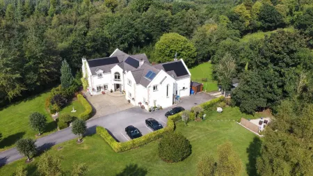 Dungimmon House Отели в г. Каван