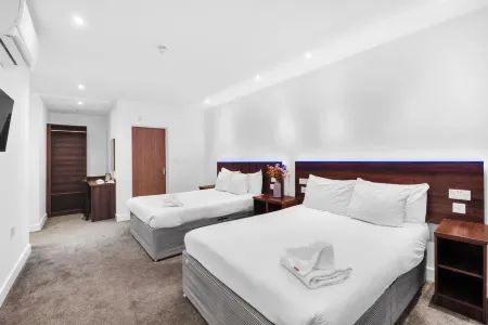 Signature London Отели в г. Редбридж