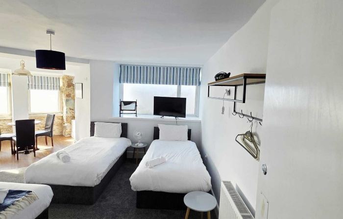 Marine Hotel