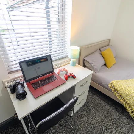 Impeccable 1-Bed Studio in Birmingham Отели рядом с достопримечательностью «Сайрхолл Милл»