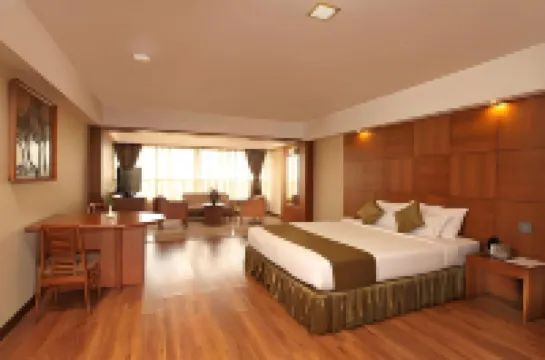 Hotel Aurora Towers Hotels near Pune Junction Railway Station