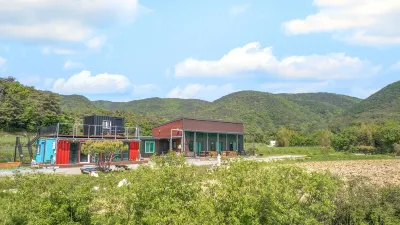 Gyeongju Jayeon Pension Отели рядом с достопримечательностью «Seongbulsa»