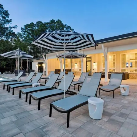Luxurious Apartments - Pool Gym Bikes