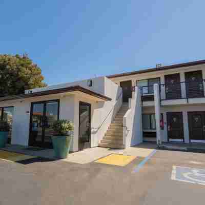 Hotel Avanti Hotel Exterior